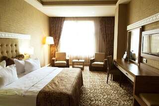 Отель Divan Express Baku Баку Улучшенный двухместный номер с 1 кроватью-2