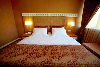 Отель Divan Express Baku Баку Улучшенный двухместный номер с 1 кроватью-5